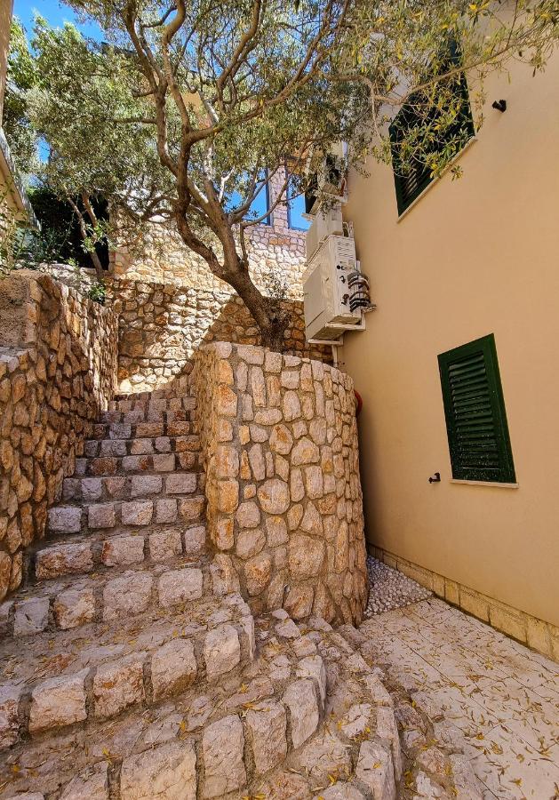 סטארי גראד Villa Relax , With Seaview And Two Pools Near Beach מראה חיצוני תמונה
