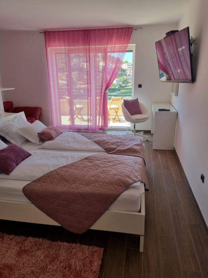 סטארי גראד Villa Relax , With Seaview And Two Pools Near Beach מראה חיצוני תמונה