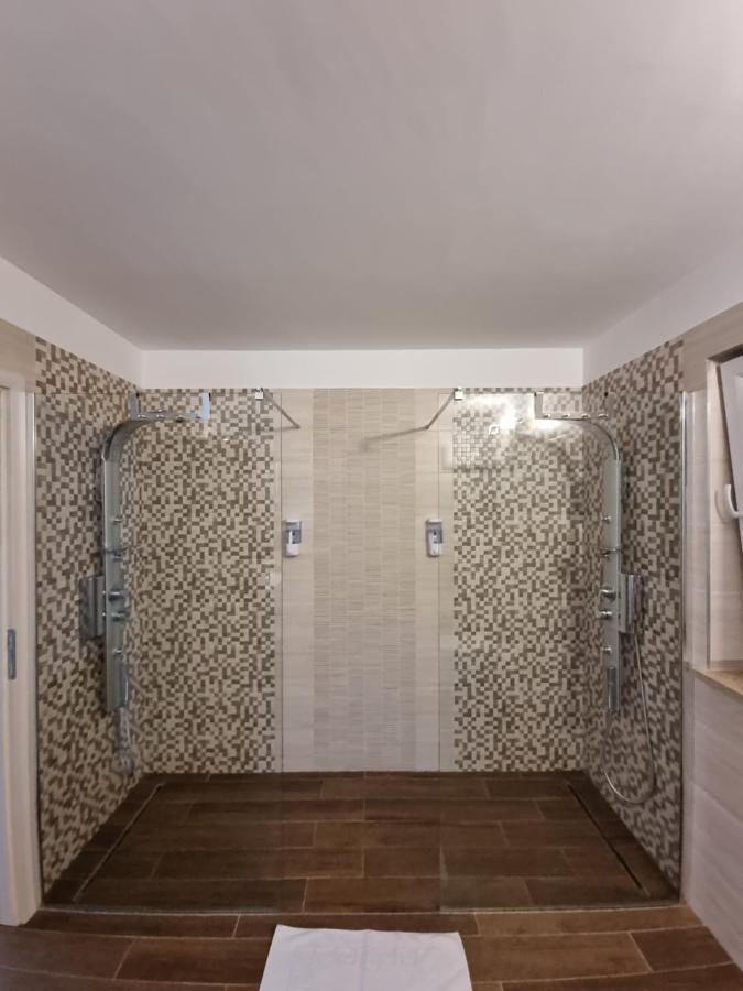 סטארי גראד Villa Relax , With Seaview And Two Pools Near Beach מראה חיצוני תמונה